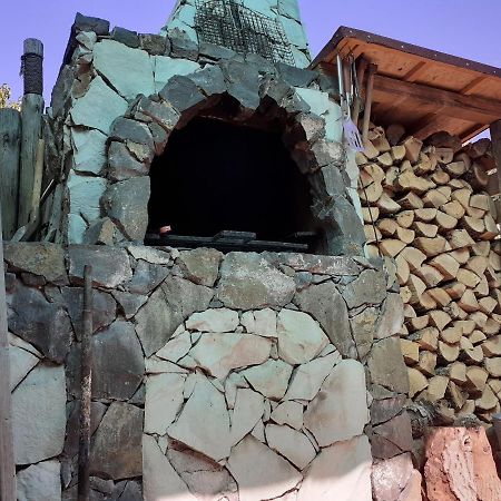 Mihaela Lake Retreat Yuvalar المظهر الخارجي الصورة
