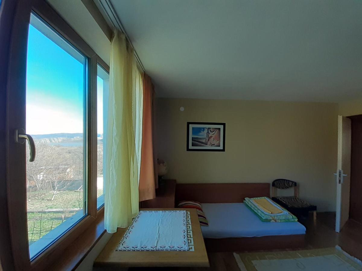 Mihaela Lake Retreat Yuvalar المظهر الخارجي الصورة