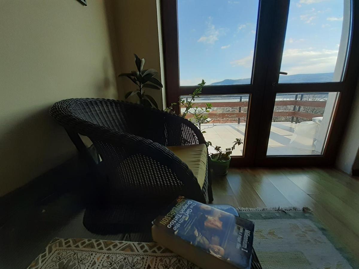 Mihaela Lake Retreat Yuvalar المظهر الخارجي الصورة