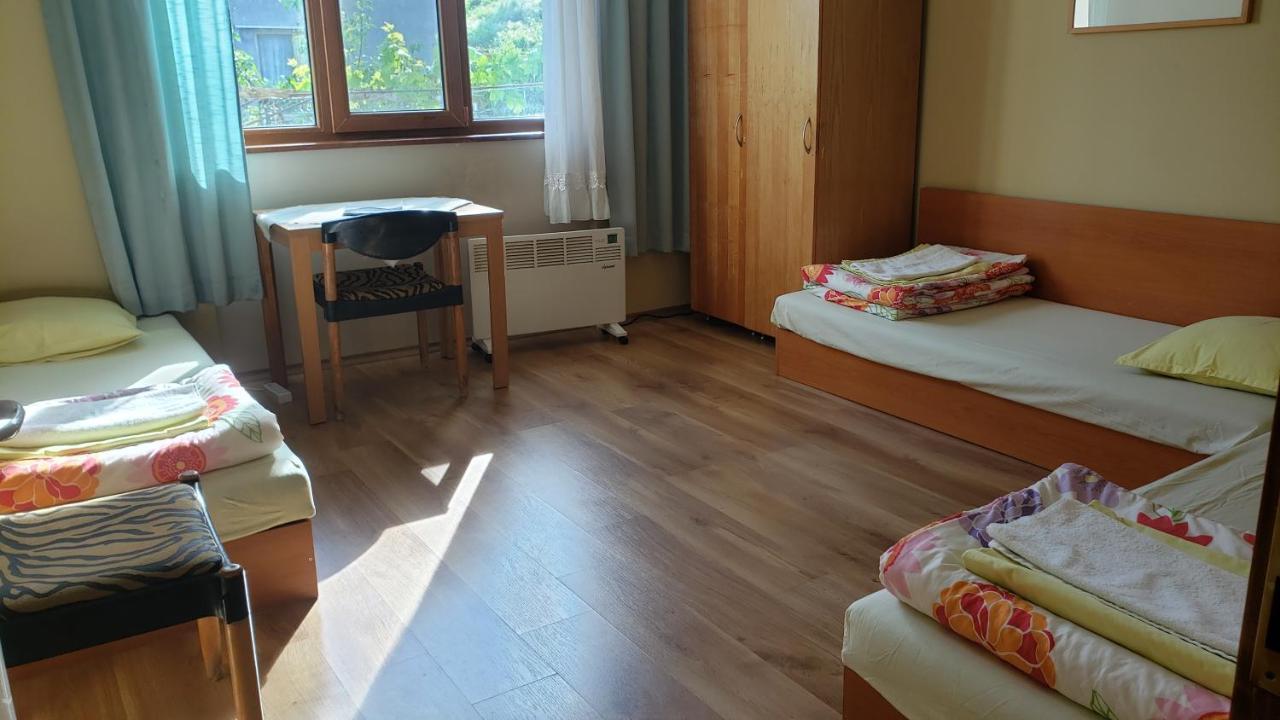 Mihaela Lake Retreat Yuvalar المظهر الخارجي الصورة