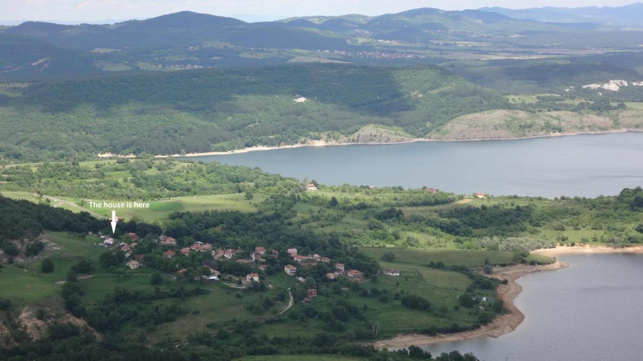 Mihaela Lake Retreat Yuvalar المظهر الخارجي الصورة