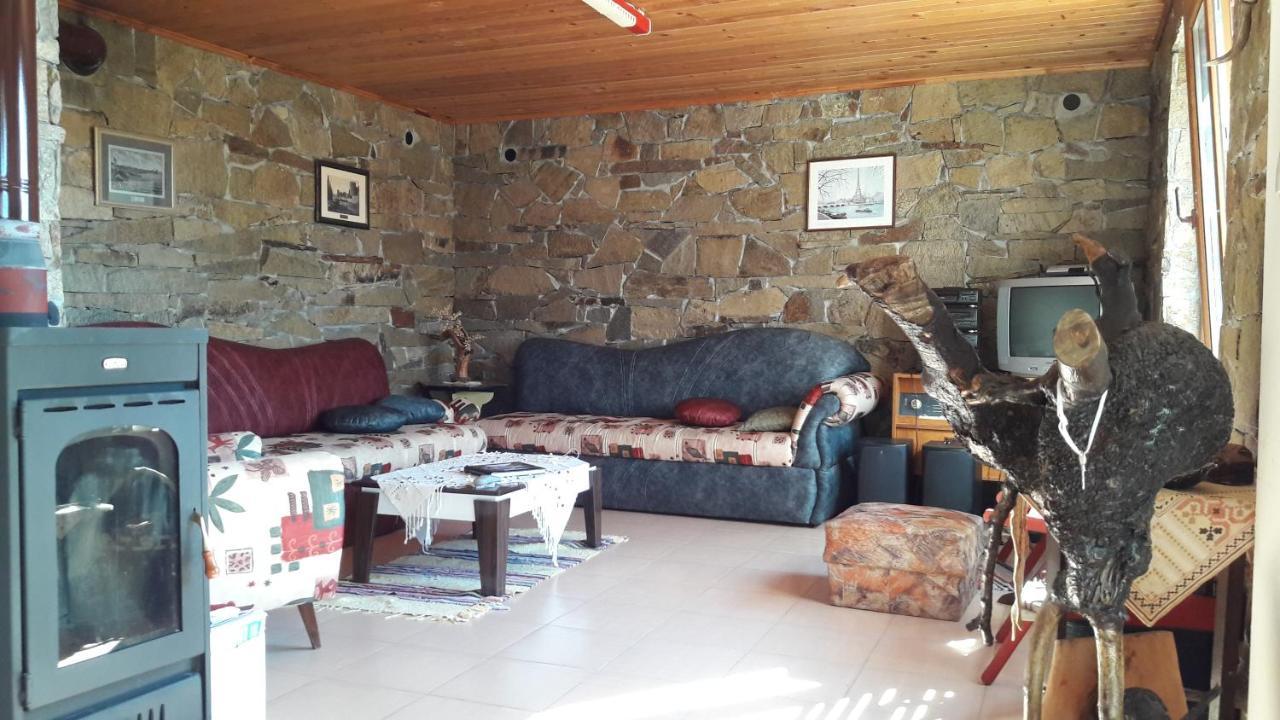 Mihaela Lake Retreat Yuvalar المظهر الخارجي الصورة