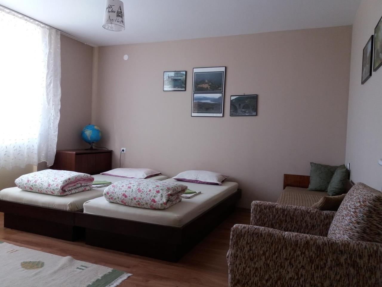 Mihaela Lake Retreat Yuvalar المظهر الخارجي الصورة