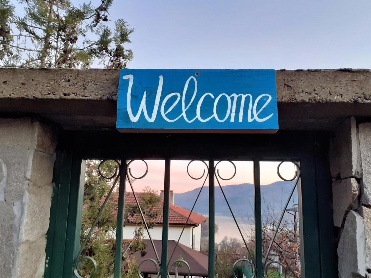 Mihaela Lake Retreat Yuvalar المظهر الخارجي الصورة